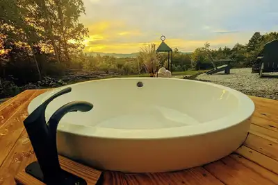 Image de Spotted Deer Cabin- Mountain Views- Outdoor Tub