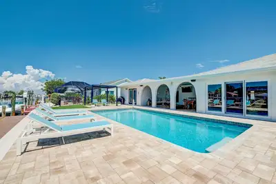 Image de ⚓New! Cortez Cabana! Canal front home w/heated pool & boat dock! ⚓