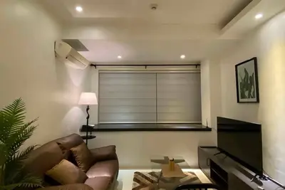 Image de Padgett Place  - 5 mins walk to Ayala Center. Spacious 45 sq m Condo.
