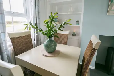 Image de Pen Y Parc Rhosneigr - a coastal that sleeps 4 guests in 2 bedrooms