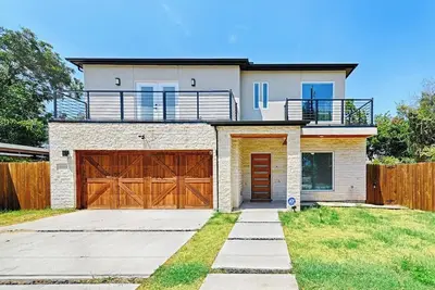 Image de 6br Trinity Groves Urban Escape | Huge Backyard