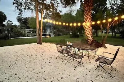 The Palm Cottage\n\n