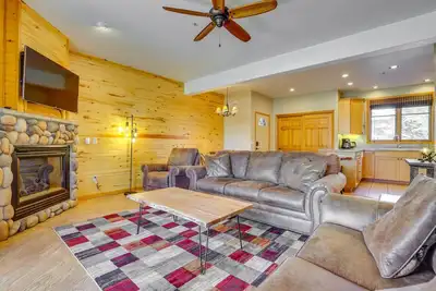 Image de Walk to Main Street: Grand Lake Condo w/ Gas Grill