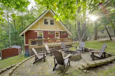 Image de Deck, Fire Pit, & Grill: Beech Mountain Chalet