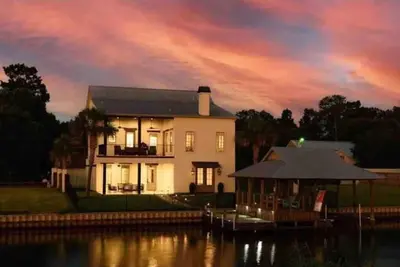 Image de Sky View on False River Sunset