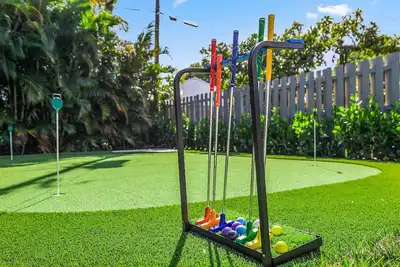 Image de 312 Stylish 3br Villa in Delray w/ Heated Pool, Tiki Lounge & Putting Green Fun!