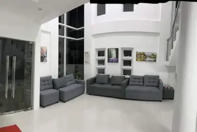 Image de Newly Built 12 Bedroom Beach House Ch Laiya\n\n