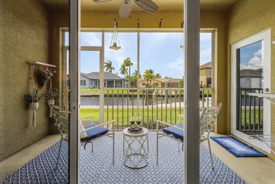 Image de Closest to the Pool! - Updated, Bright & Cheery - Condo Serenity Cove - Roelens Vacations