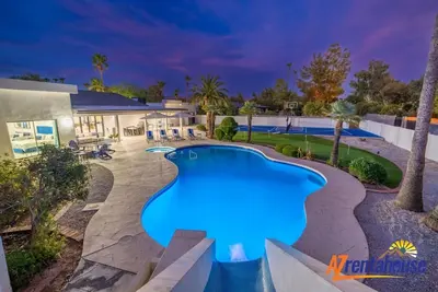 Image de Multimillion $ ResortVilla+Waterslide+Pickleball Court+Puttting green+spa+gamero