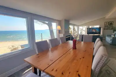 Image de Crystal Beach Waterfront Cottage - Sunset Views!