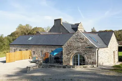 Image de Maison de campagne 'Domaine 2 Gites 12 Personnes' avec terrasse privée, jardin privé et Wi-Fi