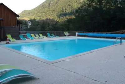 Image de Appartement \"Le calme de Ax\" avec vue sur les montagnes, piscine partagée et balcon