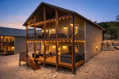 Image de 5br Lakeview home on Table Rock Lake with Hot Tub