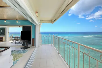 Image de Oceanfront Island Living at its Finest! Unbeatable Panoramic Ocean Views!