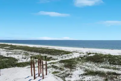 Image de Beachfront 4br Sleeps 10 in Mxb - Walk to Beach and Restaurants! Pelican Roost E