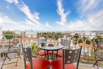 Image de Peaceful 1 Bdr Apartment W/ Balcony by LovelyStay