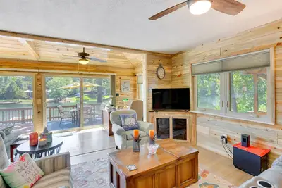 Image de Kilgore Lakefront Home w/ Private Dock & Pier!
