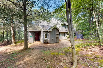 Image de Ski-in/out condo near Jack Frost Ski Resort with loft, wood fireplace, deck, W/D