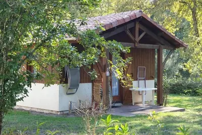 Image de 3- Chalet dans un cadre naturel en bord de rivière