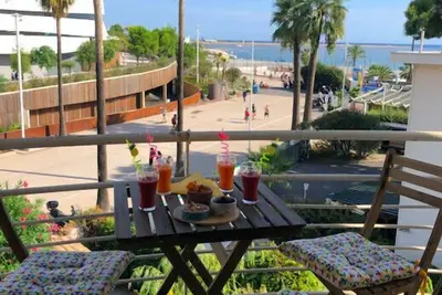 Image de Bel appartement avec balcon vue mer