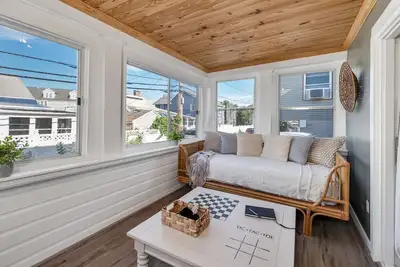 Image de The Whale Spout - King bed and close to the Beach!