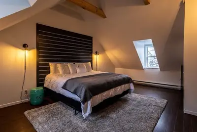 Image de The Bannerman Park Loft, Private Parking, King Bed