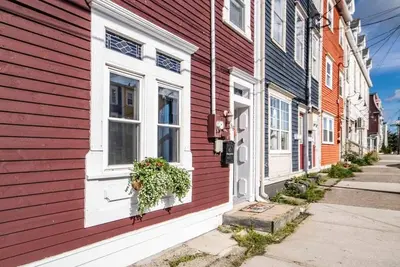 Image de Historic Jelly Bean Row House, Walk to Signal Hill