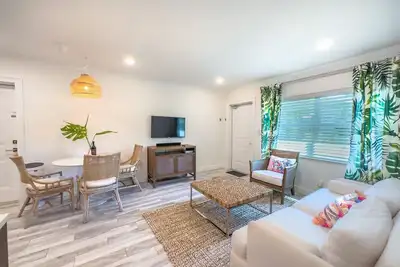 Image de Lux King bed 2br 1bath, walk to everything