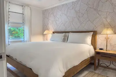 Image de Lux King bed 2br 1bath, walk to everything