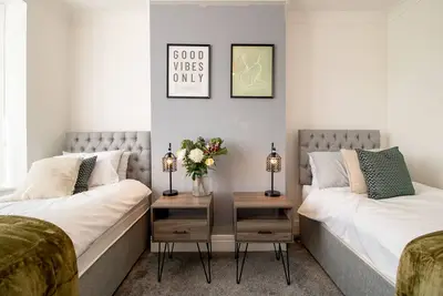 Image de K Suites - Modern Central 2 bed Apt w\/ free parking