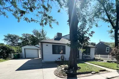 Image de New Listing! Inner city but quiet neighborhood Entire Guest House