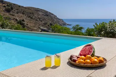 Image de Beachfront Andros Retreat | Villa Stenies Thalassa | Private Pool | 4 bedrooms | Piso Gyalia Beach