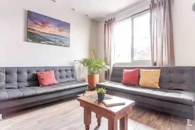 Image de Where you want to relax, Cozy Hill Apartment.