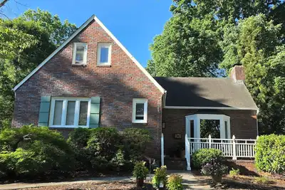 Image de Full of Character and Convenient to Downtown and Hpu.