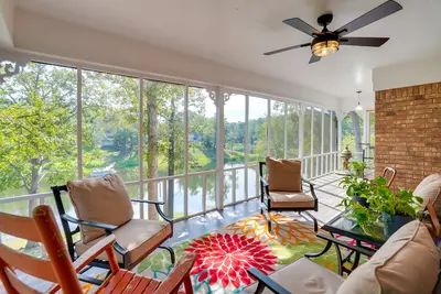 Image de Lakefront Retreat in Jefferson w/ Screened Porch!