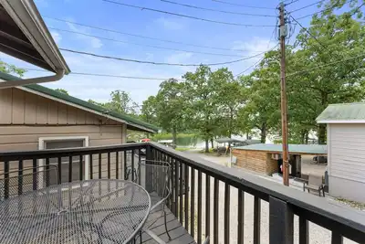 Image de Lakefront 2br Cabin w/ Pool + Swim & Boat dock
