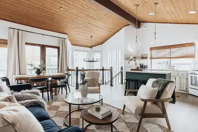 Image de Beautifully Upgraded 2br/3b Lakeside Big Bear Gem & 10 minutes from Ski Resort