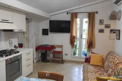 2. 5 km from the sea of Levanto, on the first hill, in a green and quiet location