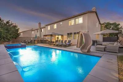 Image de Luna Vista: Pool, Spa, Game Room, Gym, Bbq, Fun!
