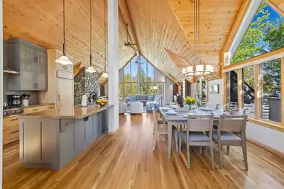 Image de Rmr: Snowy Pines Home in Wilson, Wy