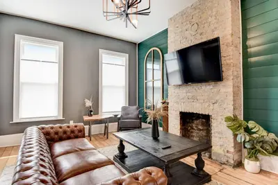 Image de Spacious Walkers Point Gem in Central Milwaukee