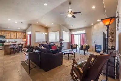 Image de Las Palmas All Inclusive Amenities Resort | Desert Views | Open Layout | #2113
