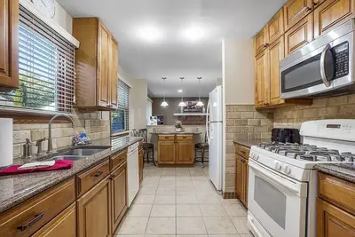 Image de Naperville Rental - Woodview Ln