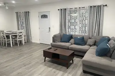 Image de 3-bedroom farm stay just 13 minutes from Santa Anita Park