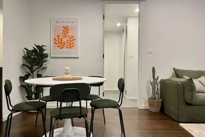 Image de Apartment in the heart of Canberra - 2bed, 2bath, upto 5 ppl, free parking