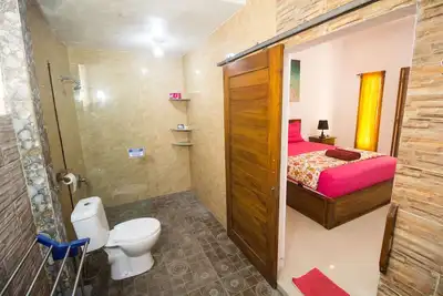 Image de Affordable Comfy Bedroom and Great Location Near Harbor 5 Min from The Beach