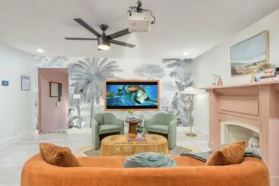 Image de This house is a 3 bedroom(s), 2 bathrooms, located in West Palm Beach, Fl.