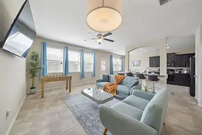 Image de Near Iah Houston Home | Yard Bbq Games Wi-Fi Pets