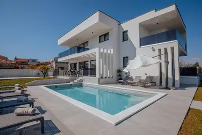 Image de Maison de vacances Ližnjan pour 1 - 8 personnes avec 4 chambres à coucher - Maison de vacances