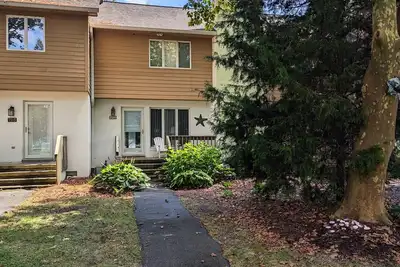 Image de Dog-Friendly 3br Townhome with All Seasons Room – Bayberry Woods